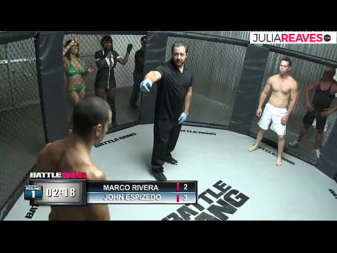 ❤️ Ultimate Fighter ቀለበቱ ውስጥ ከተጣላ በኋላ አንዲት ቁጥር ሴትን ትበዳለች። ☑  በእኛ am.tuberxxx.ru% ️❤